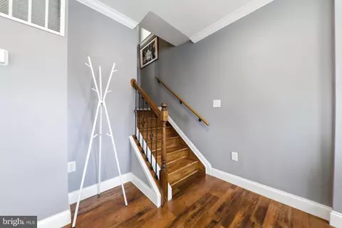 Entry Way - 1313 Poplar Ave, Arbutus, MD 21227 photo 11 of 14