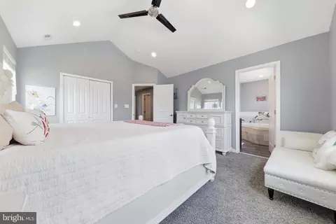 Bedroom - 1313 Poplar Ave, Arbutus, MD 21227 photo 7 of 11
