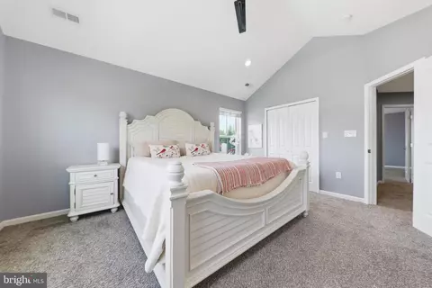 Bedroom - 1313 Poplar Ave, Arbutus, MD 21227 photo 6 of 11