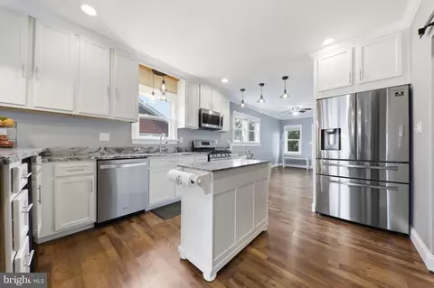 Kitchen - 1313 Poplar Ave, Arbutus, MD 21227 photo 1 of 1