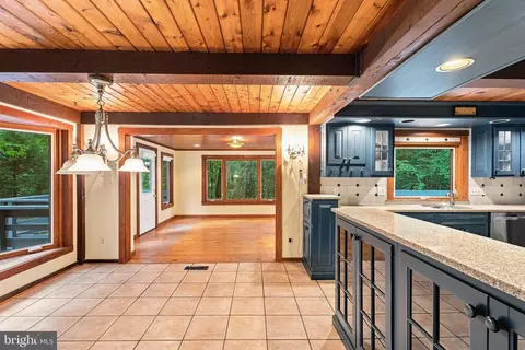 Entry Way - 13536 Fork Rd, Baldwin, MD 21013 photo 2 of 12