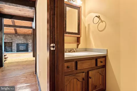Entry Way - 13536 Fork Rd, Baldwin, MD 21013 photo 3 of 12
