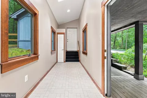 Entry Way - 13536 Fork Rd, Baldwin, MD 21013 photo 12 of 12