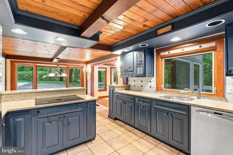 Kitchen - 13536 Fork Rd, Baldwin, MD 21013 photo 3 of 4