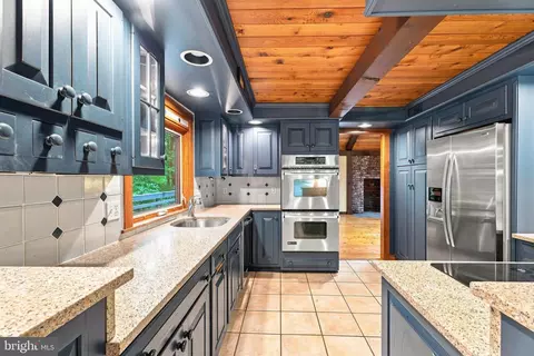Kitchen - 13536 Fork Rd, Baldwin, MD 21013 photo 2 of 4