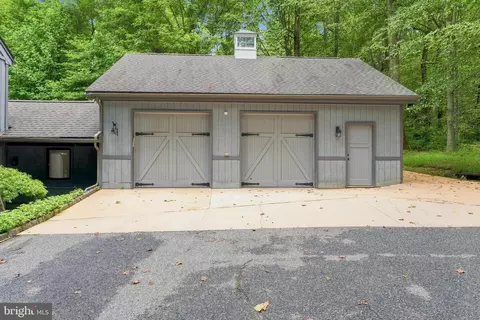 Exterior - 13536 Fork Rd, Baldwin, MD 21013 photo 16 of 19