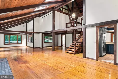 Entry Way - 13536 Fork Rd, Baldwin, MD 21013 photo 4 of 12