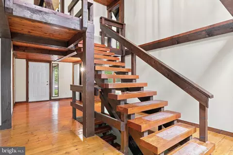 Entry Way - 13536 Fork Rd, Baldwin, MD 21013 photo 6 of 12