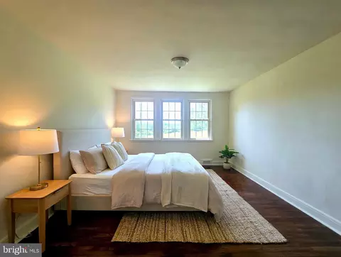 Bedroom - 1943 Edgewood Rd, Towson, MD 21286 photo 1 of 4