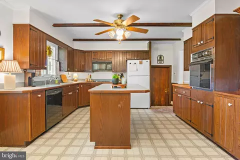 Kitchen - 13613 Alliston Dr, Baldwin, MD 21013 photo 3 of 9