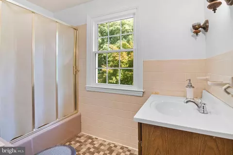 Bath - 13613 Alliston Dr, Baldwin, MD 21013 photo 2 of 2