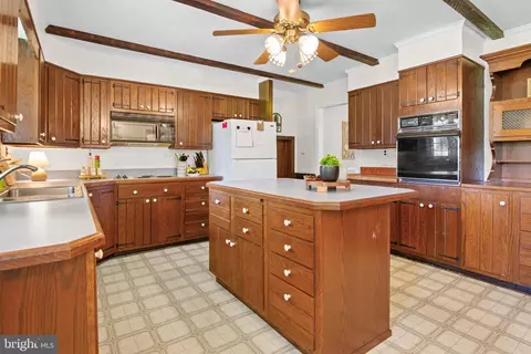 Kitchen - 13613 Alliston Dr, Baldwin, MD 21013 photo 7 of 9