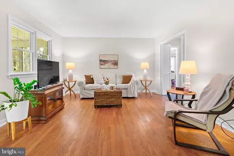 Living - 13613 Alliston Dr, Baldwin, MD 21013 photo 3 of 10