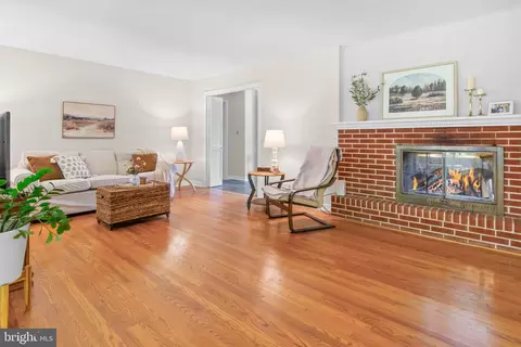 Living - 13613 Alliston Dr, Baldwin, MD 21013 photo 5 of 10