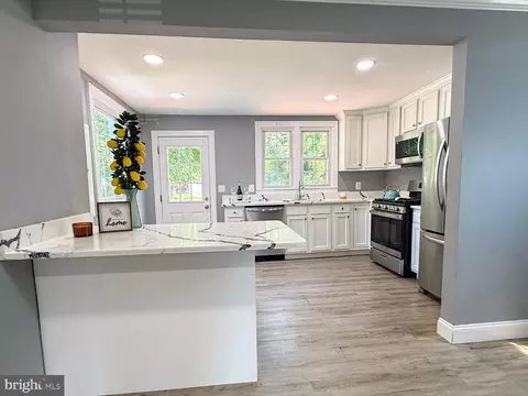 7875 Oakdale Ave, Rosedale, MD 21237