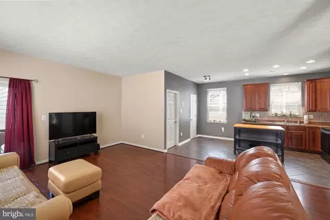 Entry Way - 707 Macdill Rd, Middle River, MD 21220 photo 6 of 13