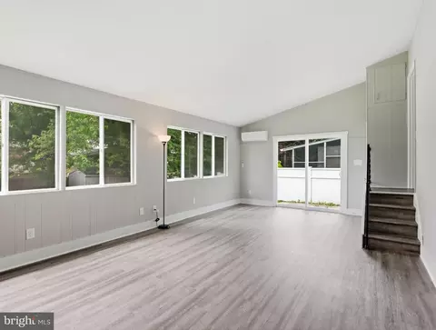 Living - 1225 Poplar Ave, Halethorpe, MD 21227 photo 7 of 8