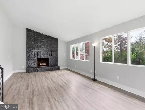 Living - 1225 Poplar Ave, Halethorpe, MD 21227 photo 6 of 8