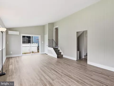 Living - 1225 Poplar Ave, Halethorpe, MD 21227 photo 8 of 8