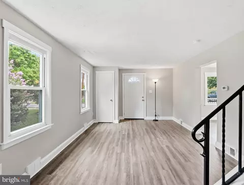 Living - 1225 Poplar Ave, Halethorpe, MD 21227 photo 2 of 8
