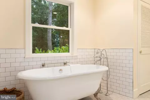 Bath - 4323 Mount Zion Rd, Upperco, MD 21155 photo 3 of 3