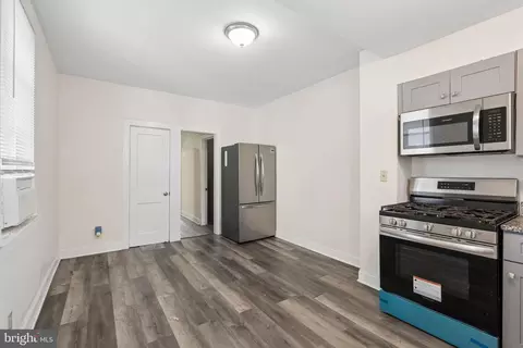 Entry Way - 540 46th St, Baltimore, MD 21224 photo 4 of 6