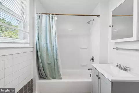 Bath - 540 46th St, Baltimore, MD 21224 photo 1 of 3