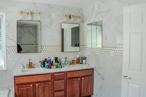 Bath - 9737 Eustice Rd, Randallstown, MD 21133 photo 4 of 7