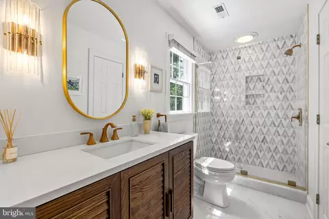 Bath - 1506 Phoenix Rd W, Phoenix, MD 21131 photo 7 of 11