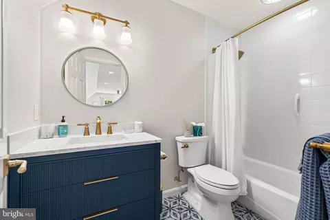 Bath - 1506 Phoenix Rd W, Phoenix, MD 21131 photo 10 of 11