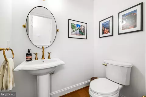 Bath - 1506 Phoenix Rd W, Phoenix, MD 21131 photo 1 of 11