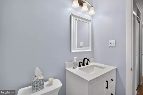 Bath - 5126 Mcfaul Rd, Baltimore, MD 21206 photo 3 of 6