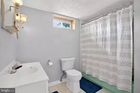 Bath - 5126 Mcfaul Rd, Baltimore, MD 21206 photo 4 of 6