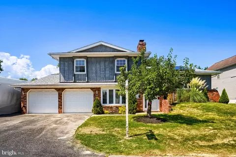 Exterior - 2414 Estelle Ave, Sparrows Point, MD 21219 photo 2 of 6