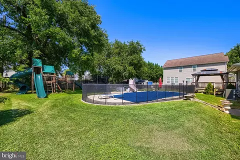 Exterior - 2414 Estelle Ave, Sparrows Point, MD 21219 photo 6 of 6