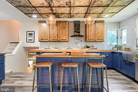 Kitchen - 2414 Estelle Ave, Sparrows Point, MD 21219 photo 2 of 6