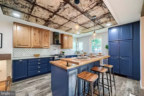 Kitchen - 2414 Estelle Ave, Sparrows Point, MD 21219 photo 4 of 6
