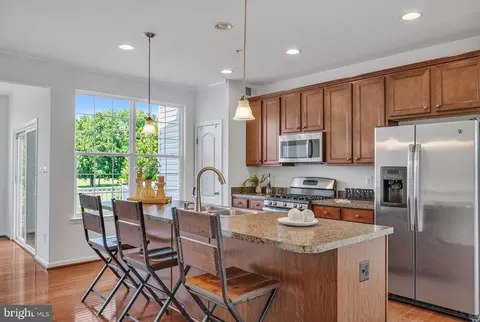 Kitchen - 7694 Town View Dr, Baltimore, MD 21222 photo 2 of 4