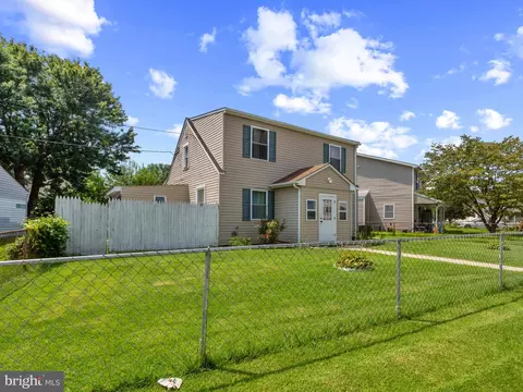 Exterior - 8211 Northview Rd, Dundalk, MD 21222 photo 2 of 7