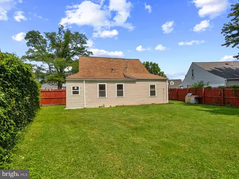 Exterior - 8211 Northview Rd, Dundalk, MD 21222 photo 6 of 7