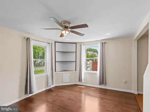 Living - 8211 Northview Rd, Dundalk, MD 21222 photo 1 of 2