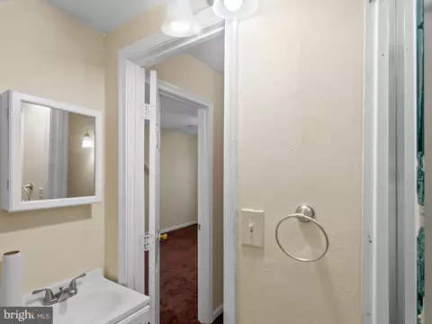 Bath - 8211 Northview Rd, Dundalk, MD 21222 photo 4 of 4