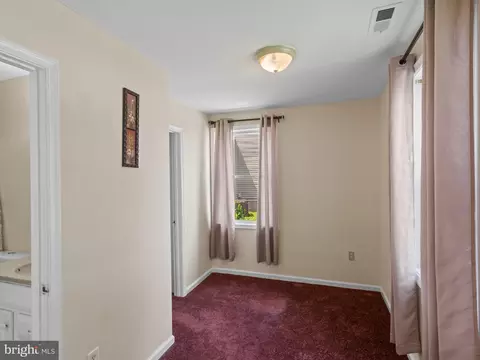Bedroom - 8211 Northview Rd, Dundalk, MD 21222 photo 2 of 9