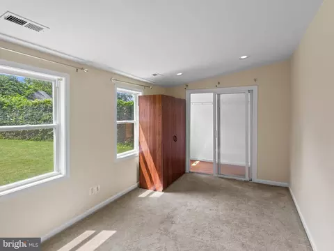 Bedroom - 8211 Northview Rd, Dundalk, MD 21222 photo 5 of 9