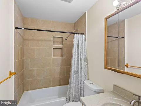 Bath - 8211 Northview Rd, Dundalk, MD 21222 photo 1 of 4