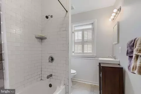 Bath - 299 Lavern Ave, Halethorpe, MD 21227 photo 3 of 3