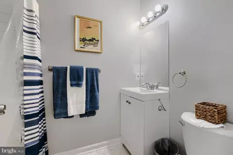 Bath - 299 Lavern Ave, Halethorpe, MD 21227 photo 1 of 3