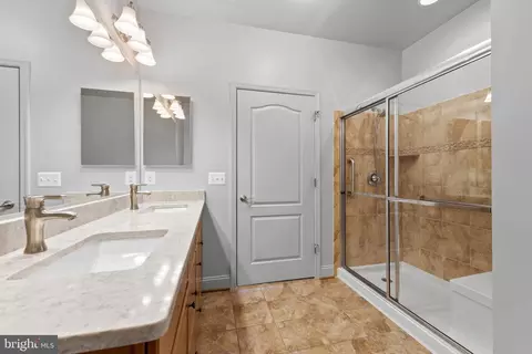 Bath - 7701 Travertine Dr #401, Baltimore, MD 21209 photo 4 of 6