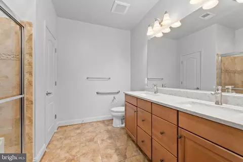 Bath - 7701 Travertine Dr #401, Baltimore, MD 21209 photo 3 of 6