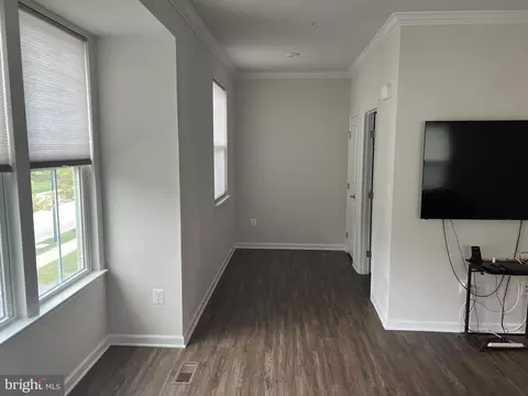 Entry Way - 558 Katherine Ave, Baltimore, MD 21221 photo 2 of 4